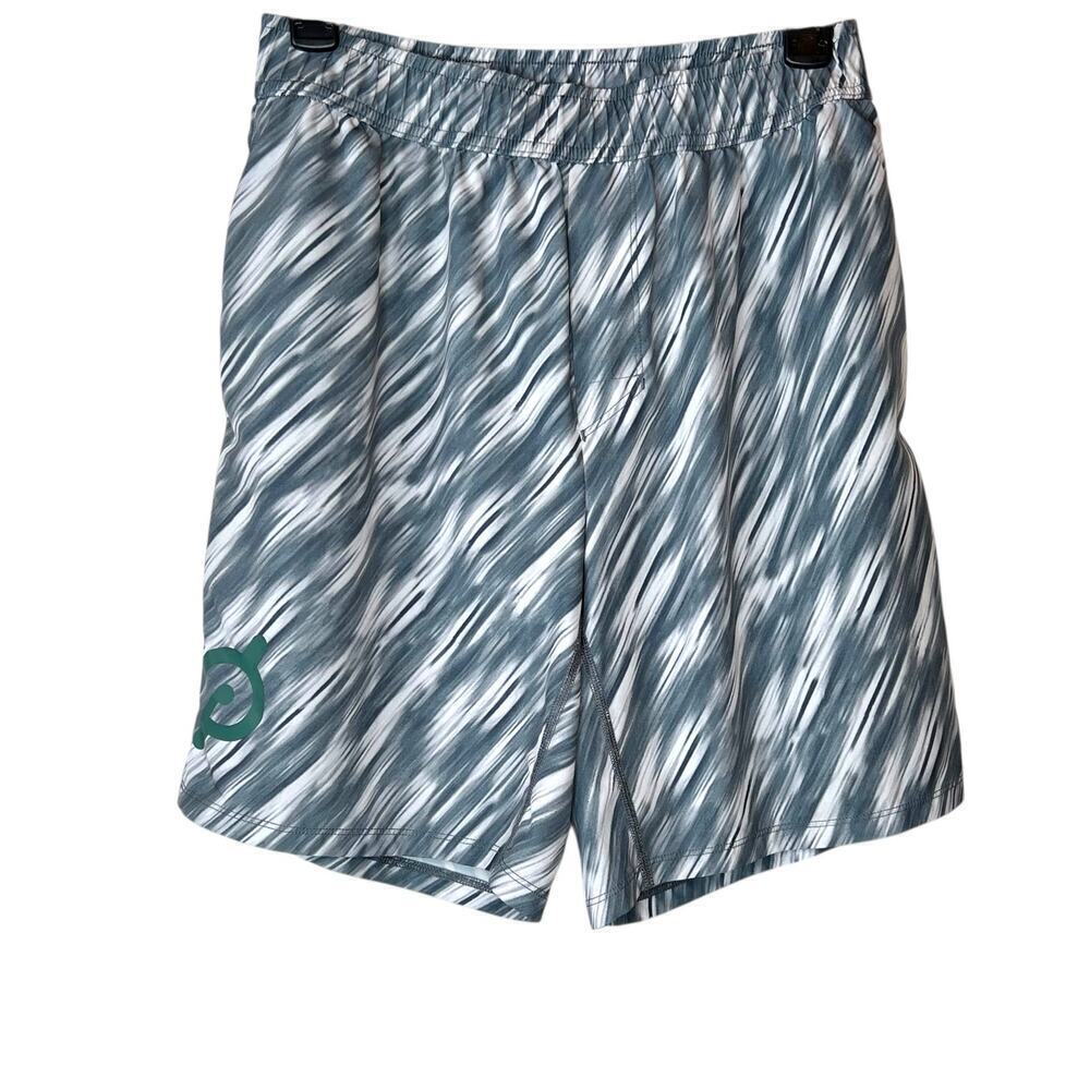 Peloton 8" Lined Athletic Fitness Gym Shorts In Gray And White Men's Medium — image 3 of 8